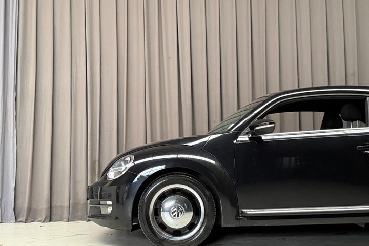 Sort VW The Beetle fra 2014