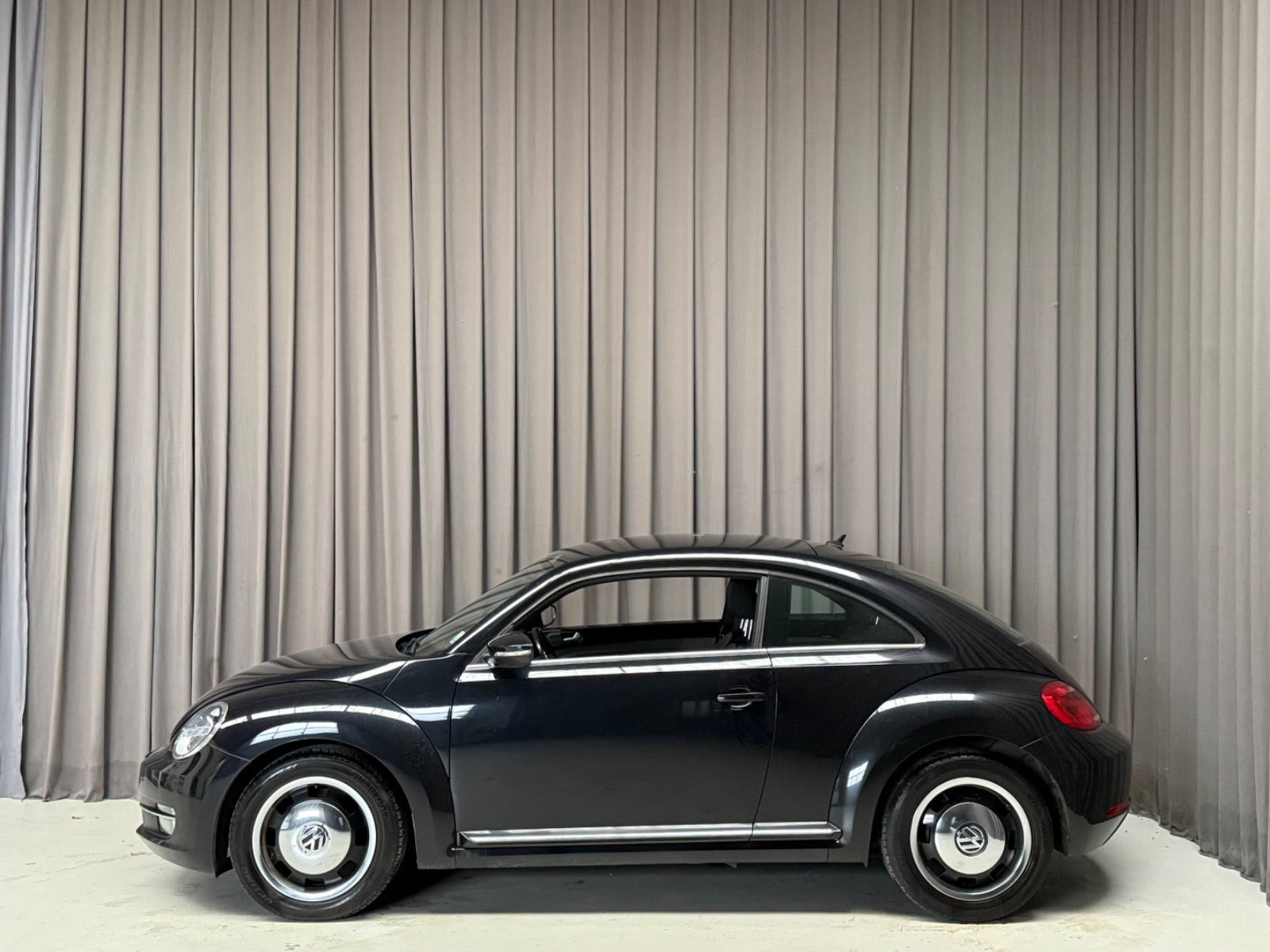Sort VW The Beetle fra 2014