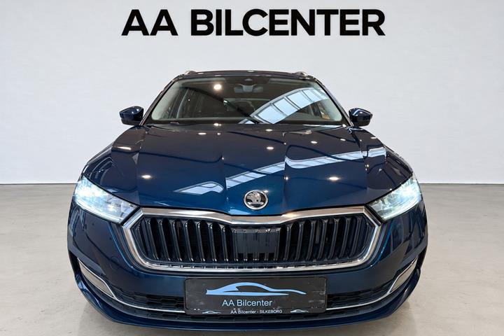 Blå Skoda Octavia fra 2021
