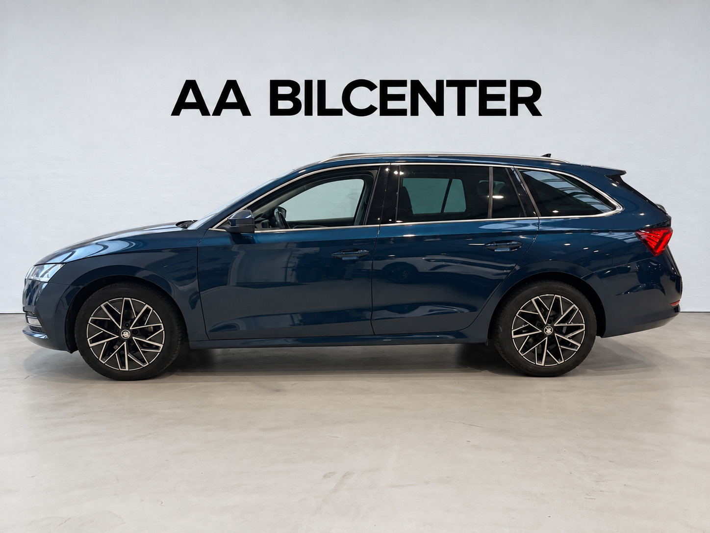Blå Skoda Octavia fra 2021