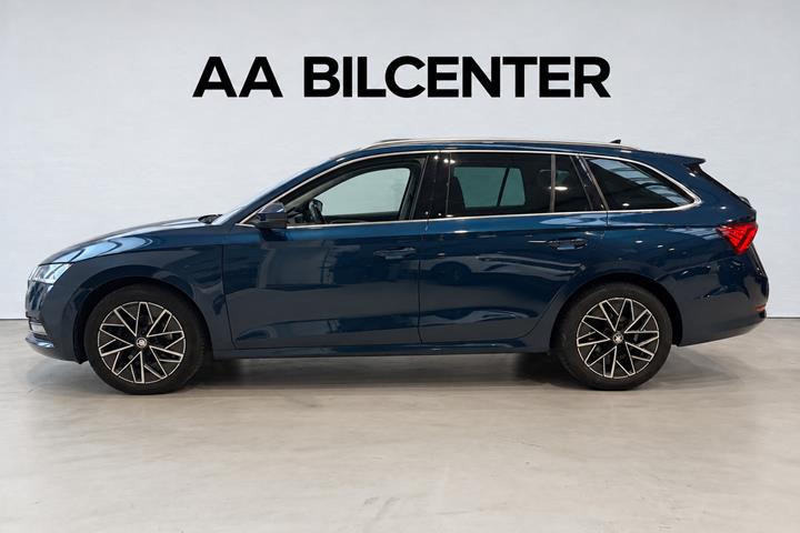 Blå Skoda Octavia fra 2021