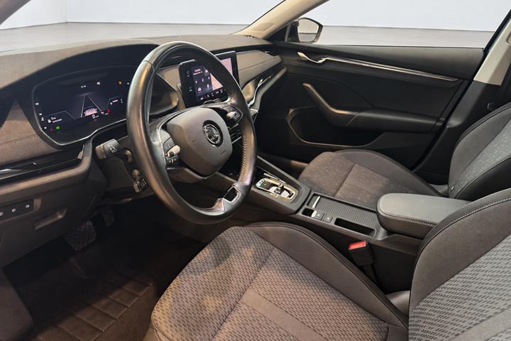 Blå Skoda Octavia fra 2021