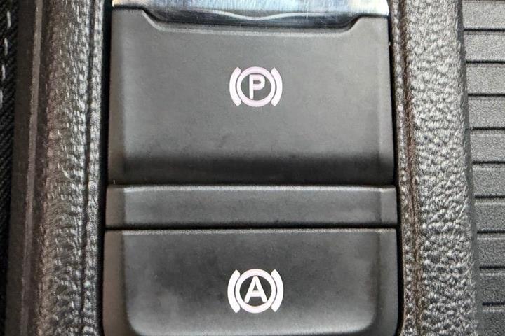 Blå Skoda Octavia fra 2021