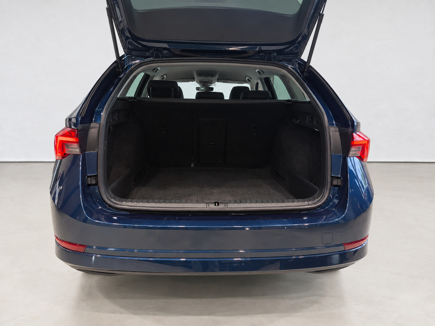 Blå Skoda Octavia fra 2021