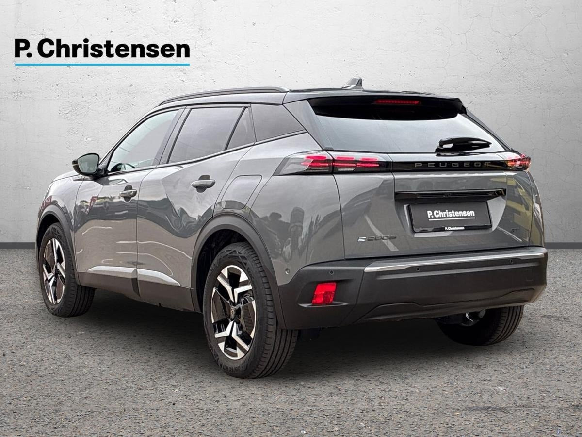 Grå Peugeot e-2008 fra 2025