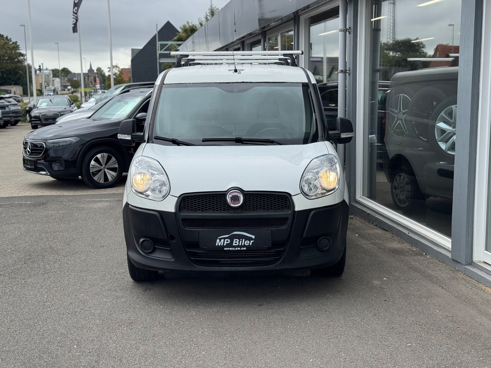 Hvid Fiat Doblò Cargo fra 2010