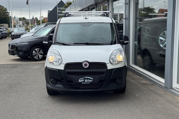 Hvid Fiat Doblò Cargo fra 2010