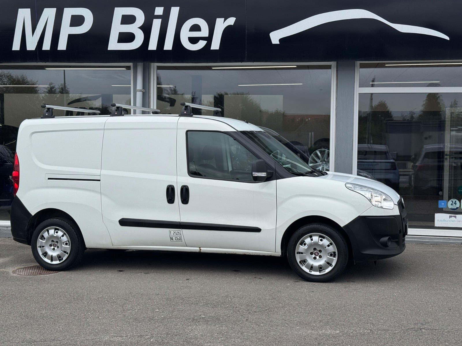 Hvid Fiat Doblò Cargo fra 2010