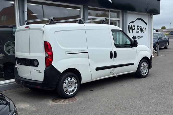 Hvid Fiat Doblò Cargo fra 2010