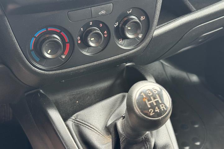 Hvid Fiat Doblò Cargo fra 2010