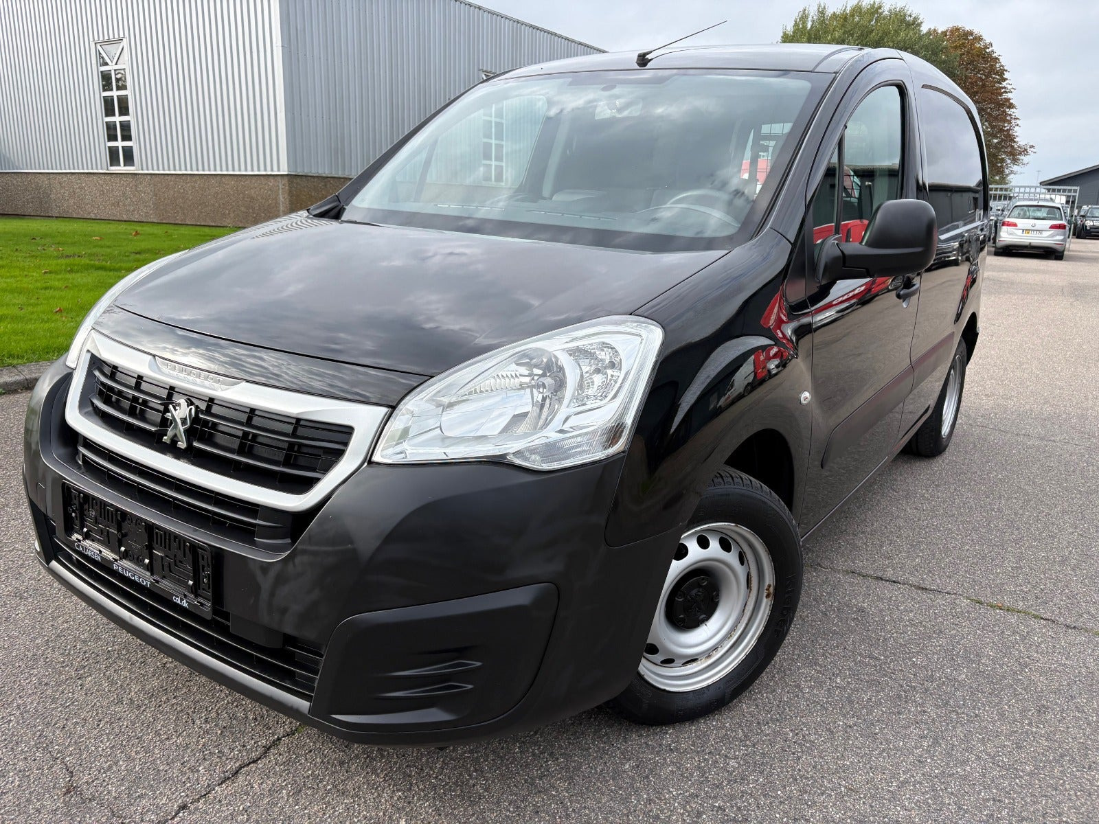 Sort Peugeot Partner fra 2017