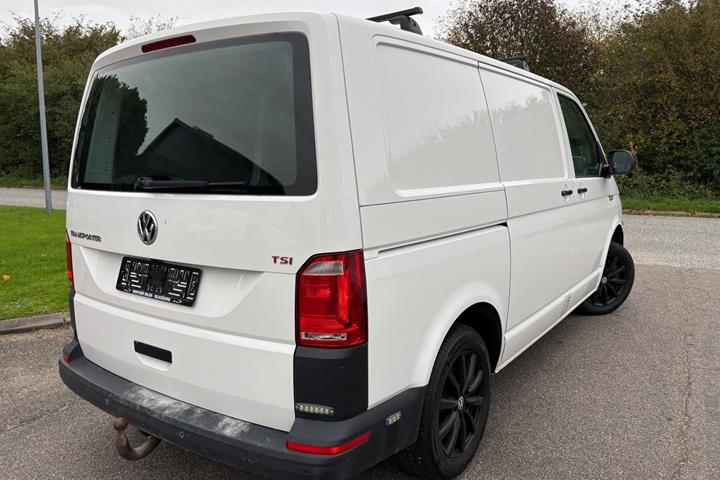 Hvid VW Transporter fra 2017