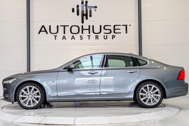 Grå Volvo S90 fra 2018