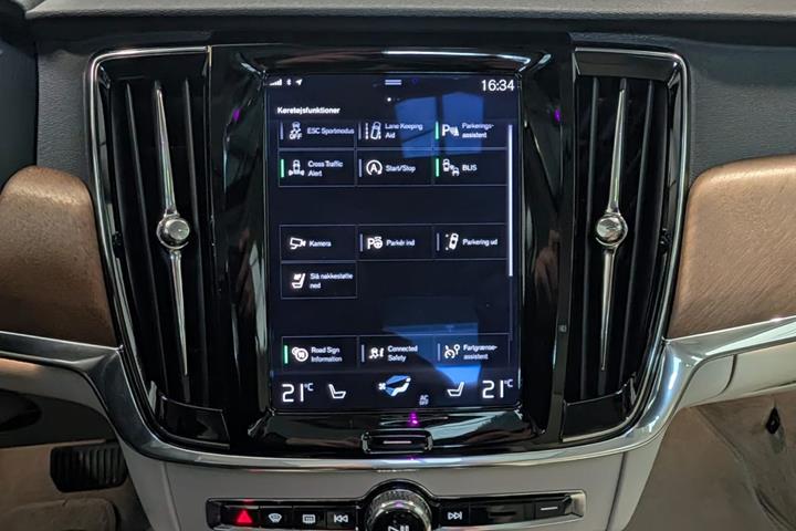 Grå Volvo S90 fra 2018
