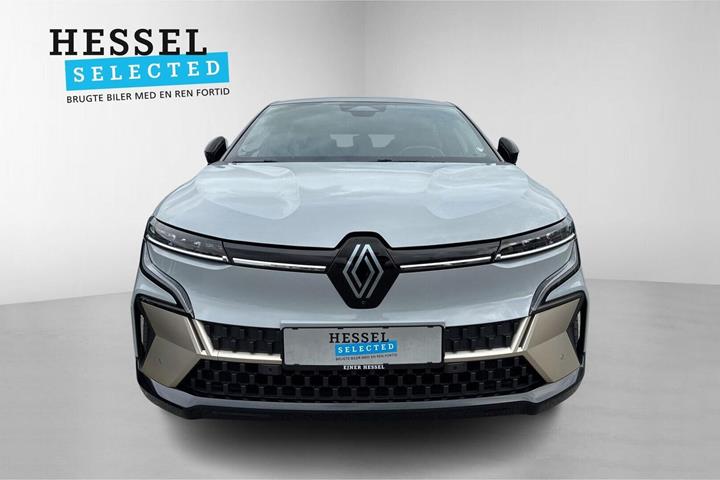 Grå Renault Megane E-Tech fra 2023