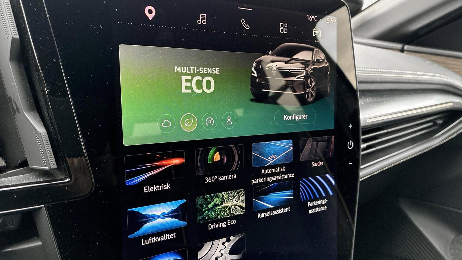 Grå Renault Megane E-Tech fra 2023