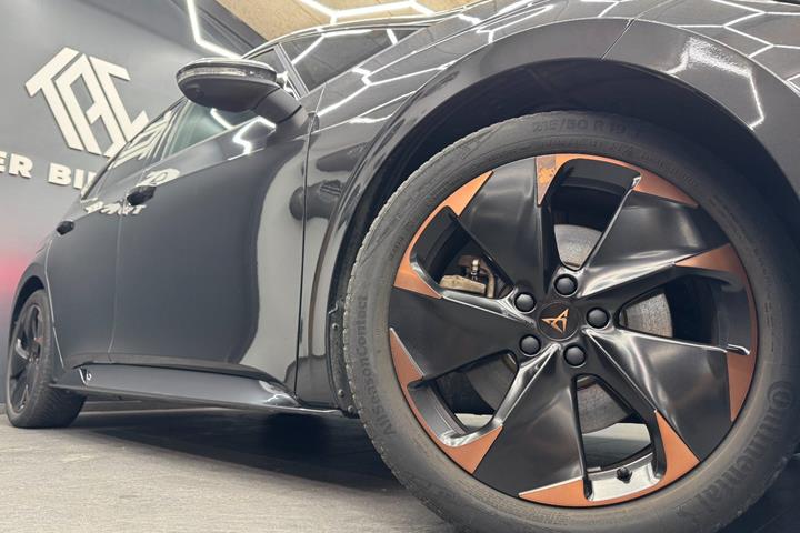 Grå Cupra Born fra 2024