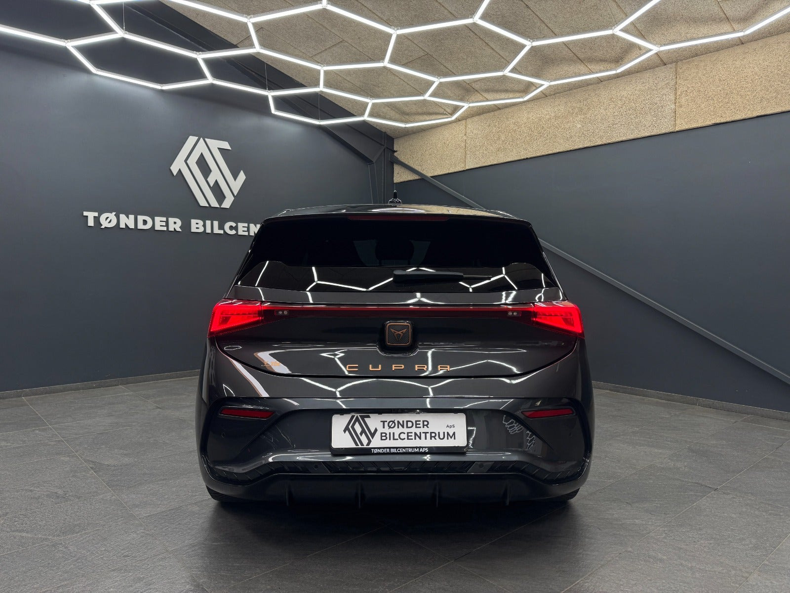 Grå Cupra Born fra 2024