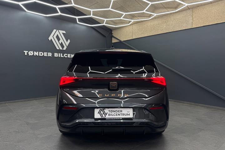 Grå Cupra Born fra 2024