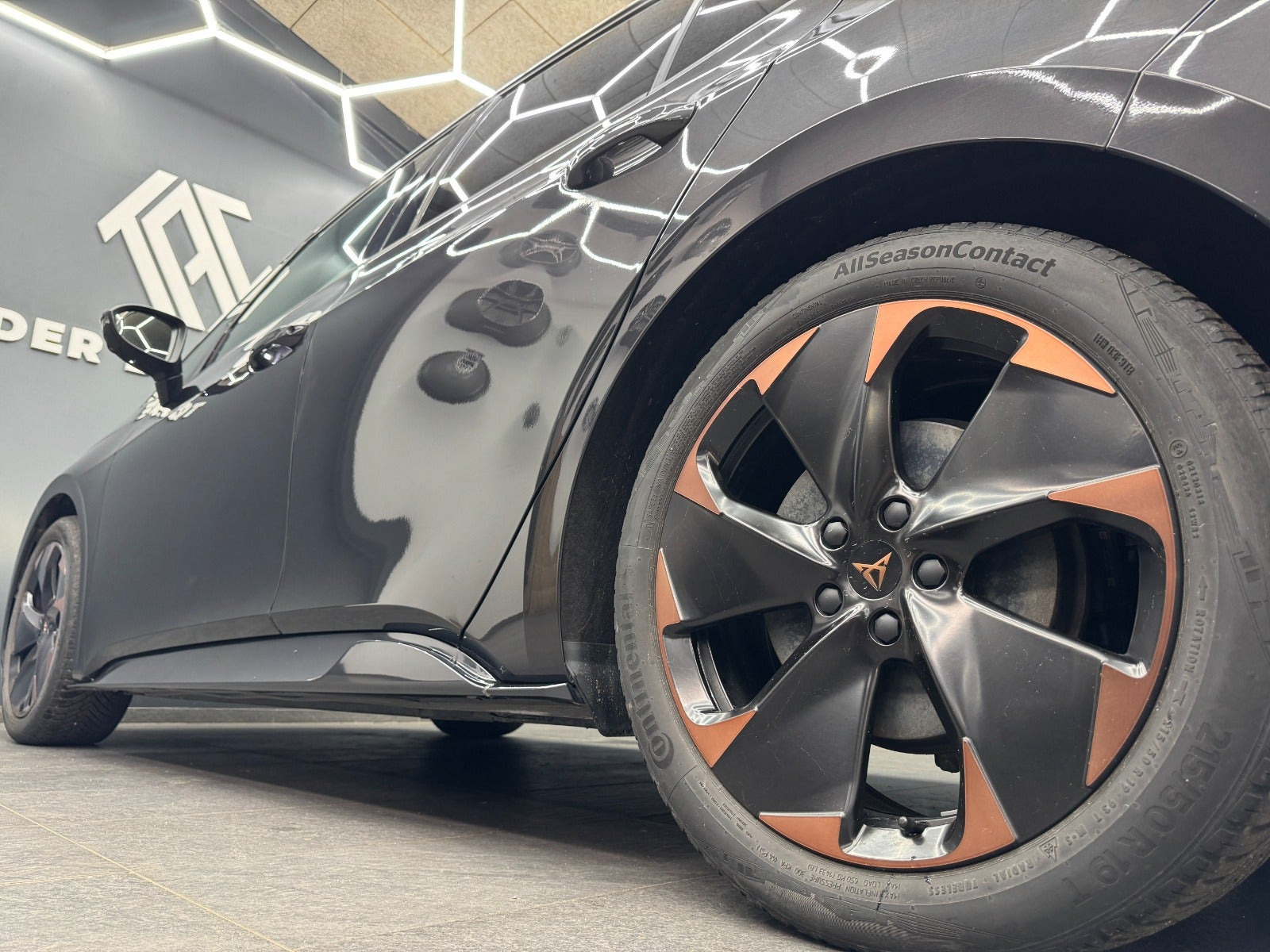 Grå Cupra Born fra 2024