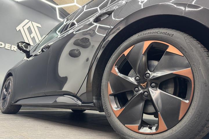 Grå Cupra Born fra 2024