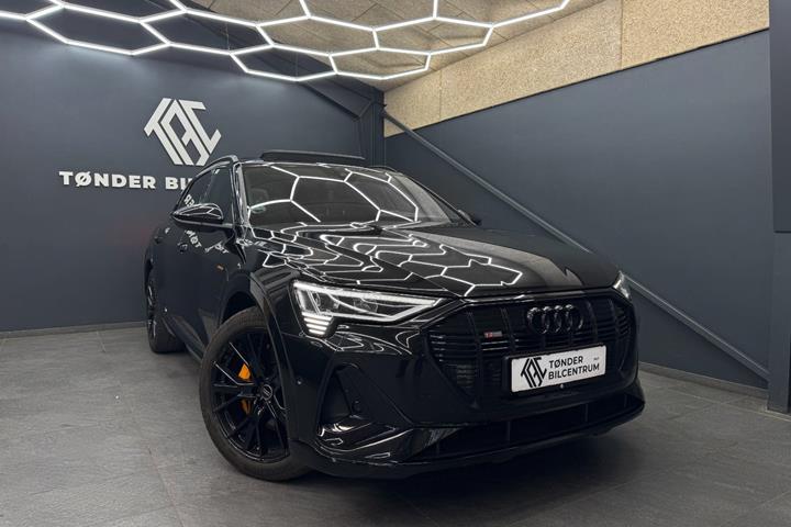 Sort Audi e-tron fra 2023