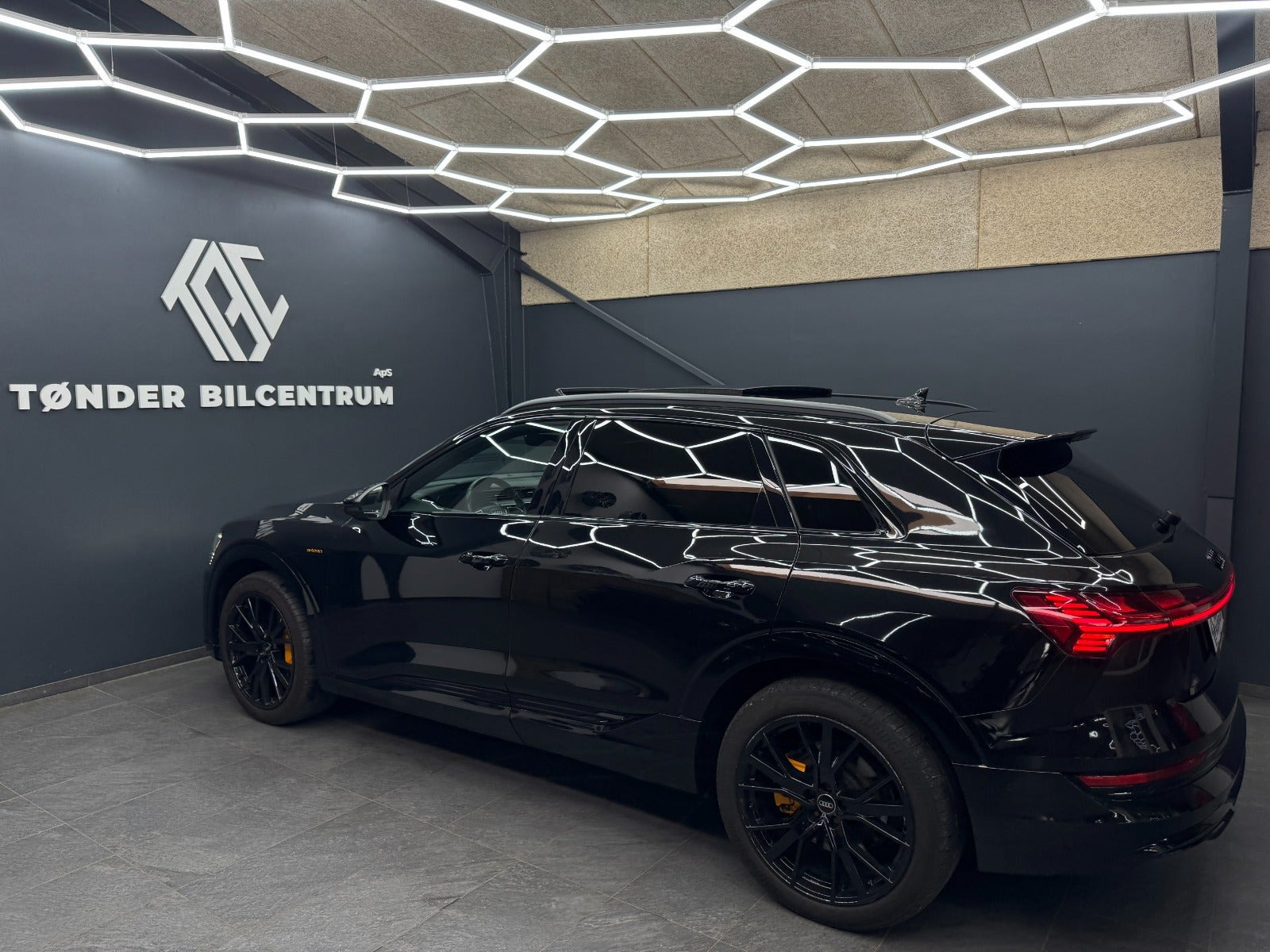 Sort Audi e-tron fra 2023