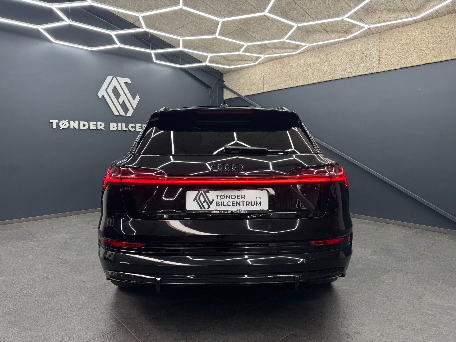 Sort Audi e-tron fra 2023