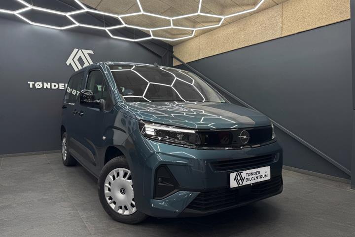 Blå Opel Combo-e Life fra 2025