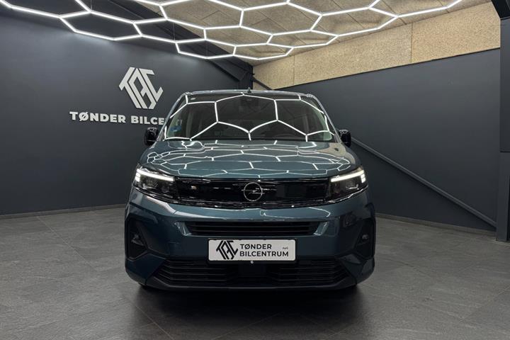Blå Opel Combo-e Life fra 2025