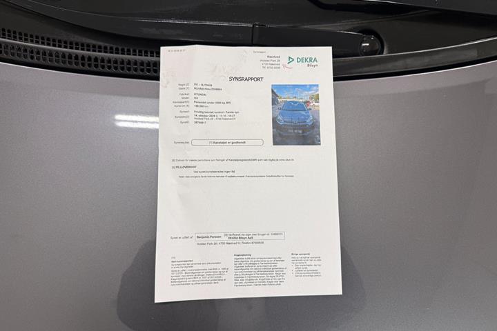 Grå Hyundai i10 fra 2017