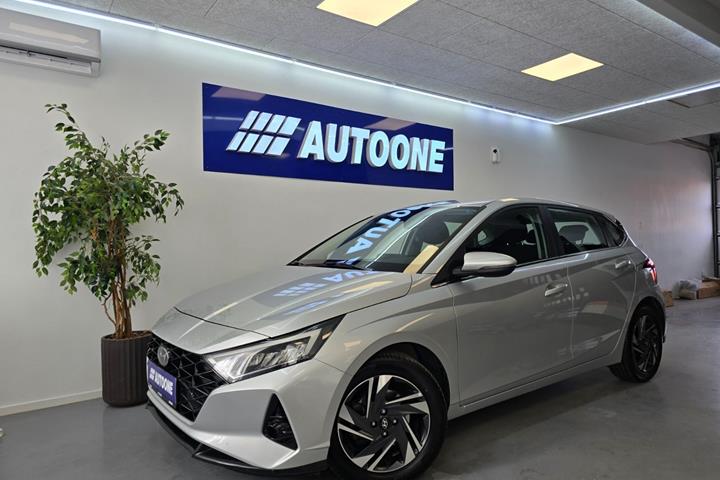 Sølv Hyundai i20 fra 2022