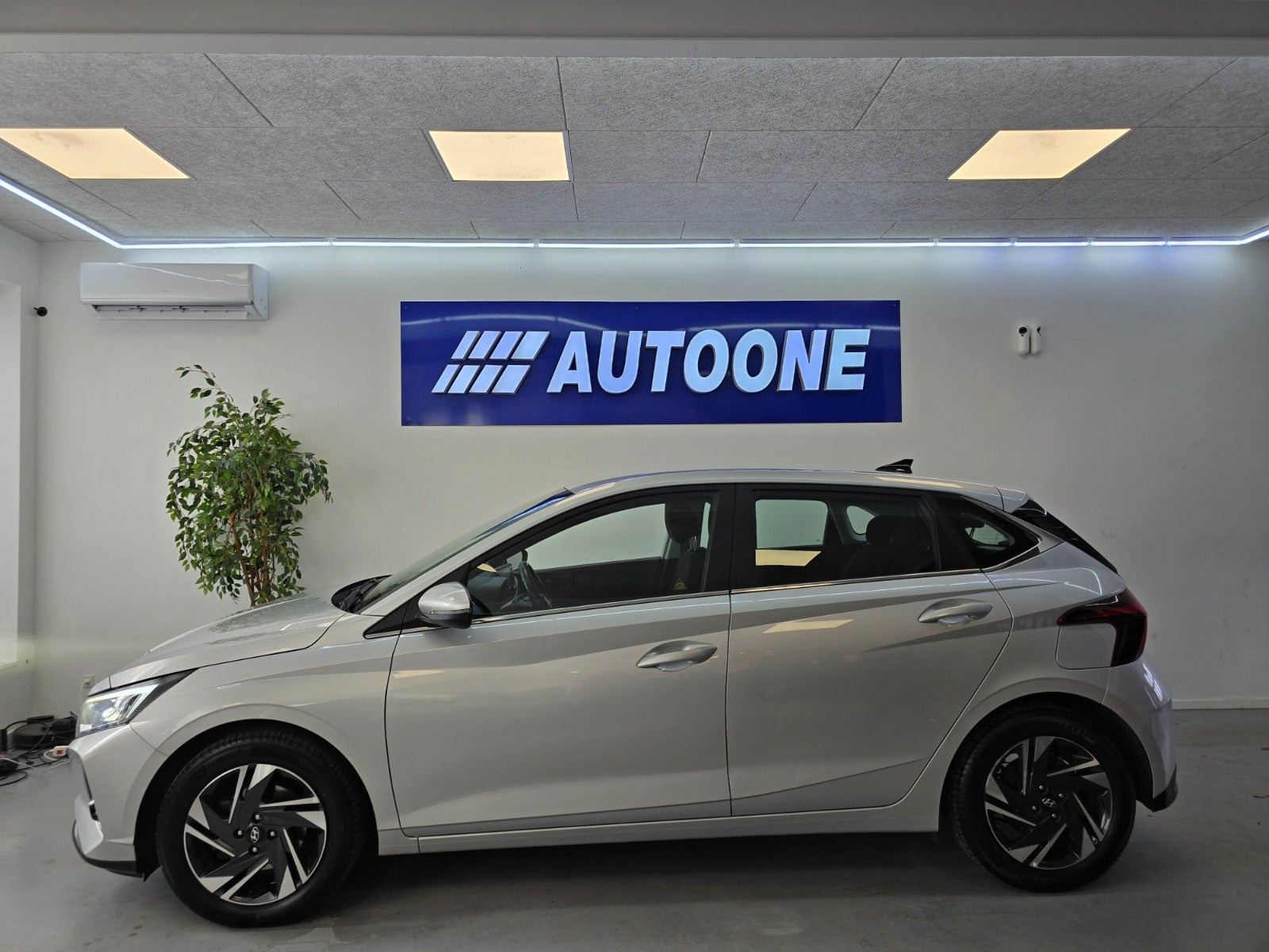 Sølv Hyundai i20 fra 2022