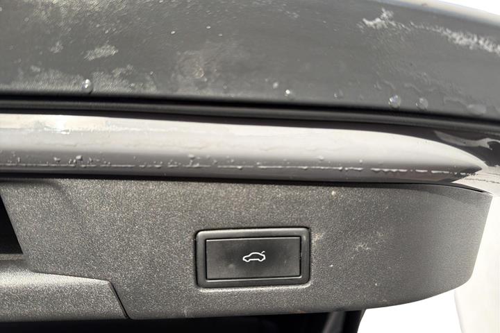 Grå VW ID.4 fra 2022