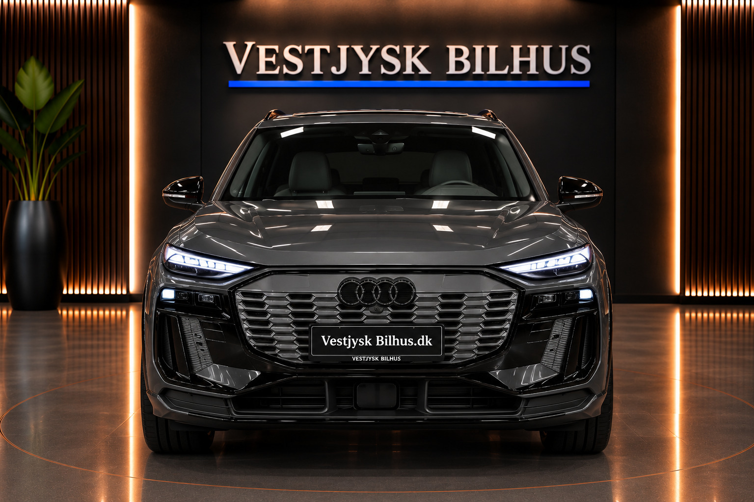 Grå Audi Q6 e-tron fra 2024