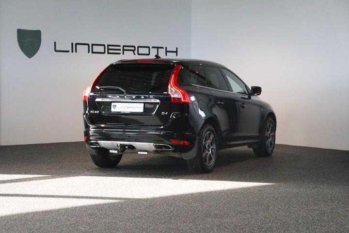 Sort Volvo XC60 fra 2016