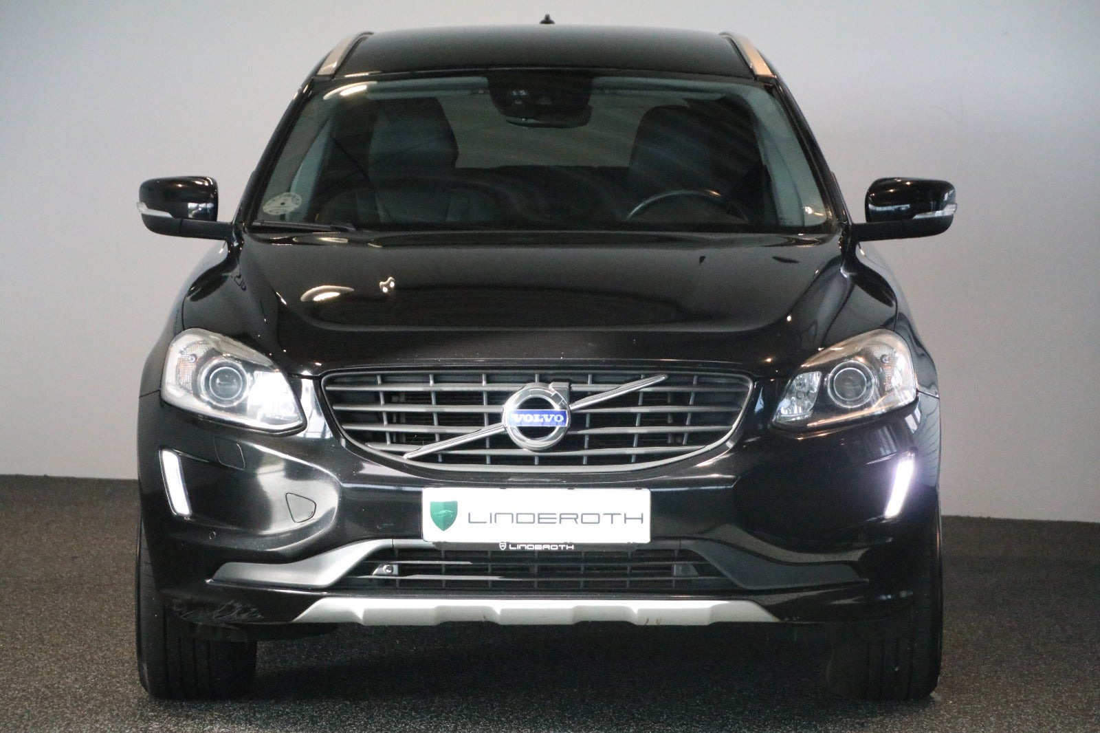 Sort Volvo XC60 fra 2016