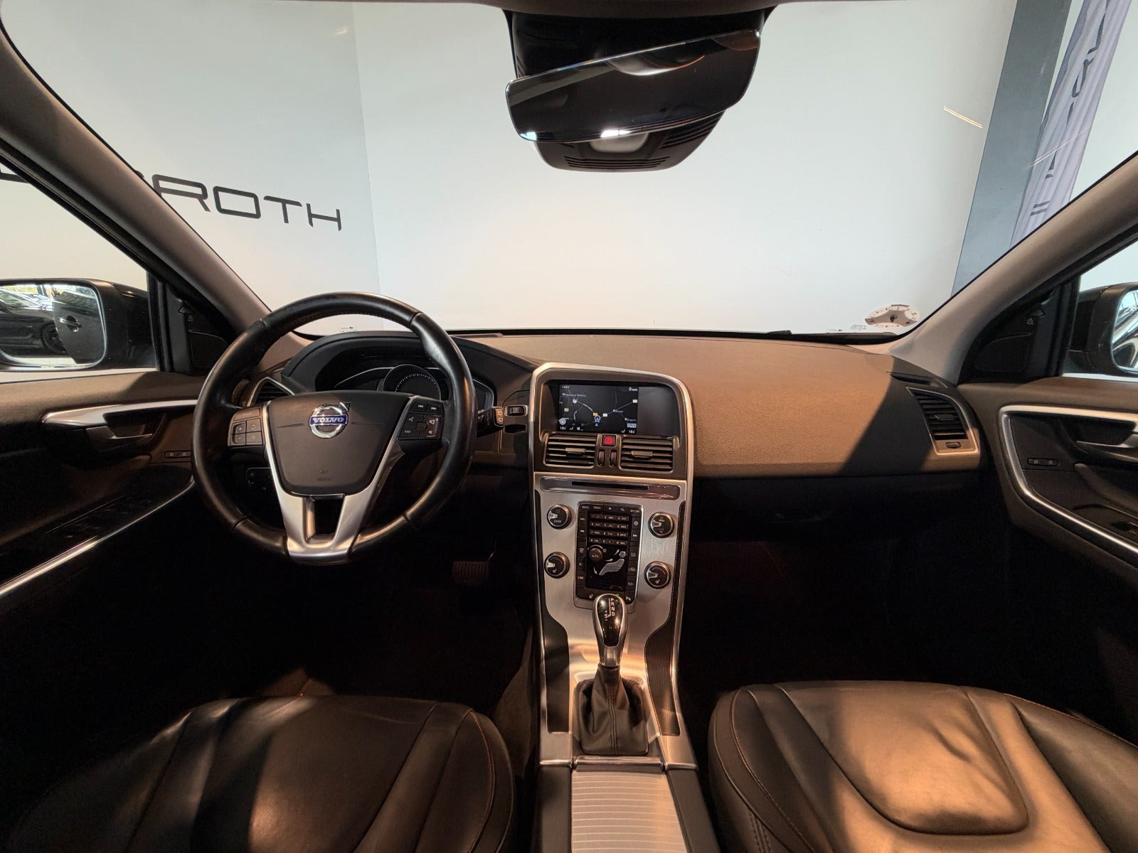 Sort Volvo XC60 fra 2016
