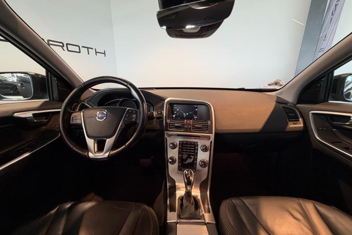 Sort Volvo XC60 fra 2016