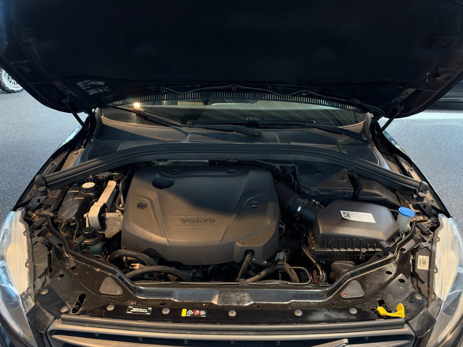 Sort Volvo XC60 fra 2016