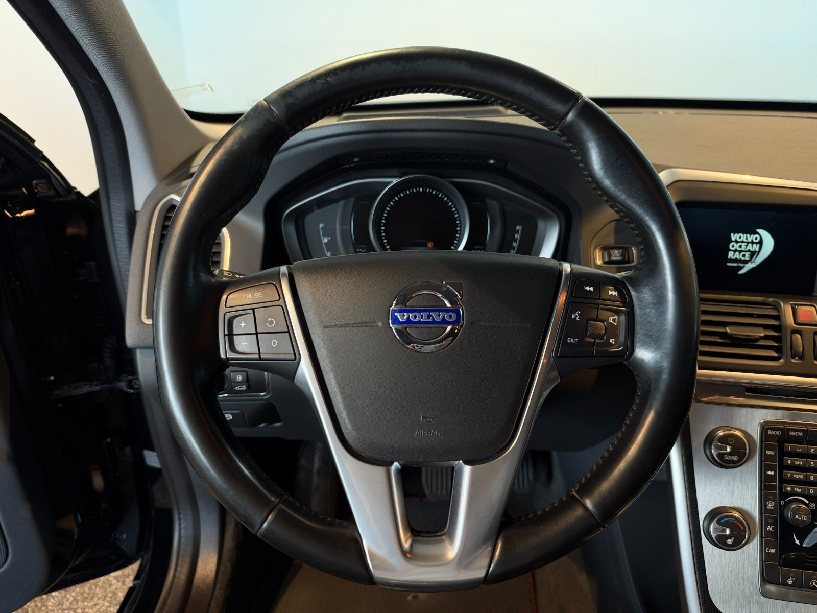 Sort Volvo XC60 fra 2016