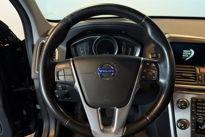 Sort Volvo XC60 fra 2016