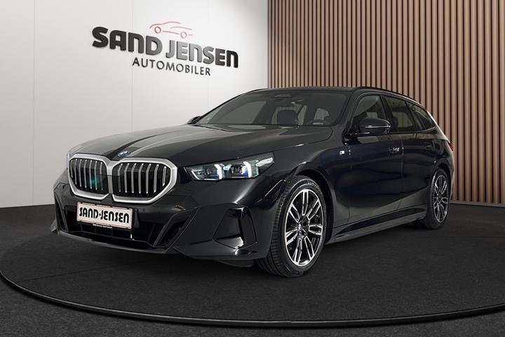 Sort BMW i5 fra 2025