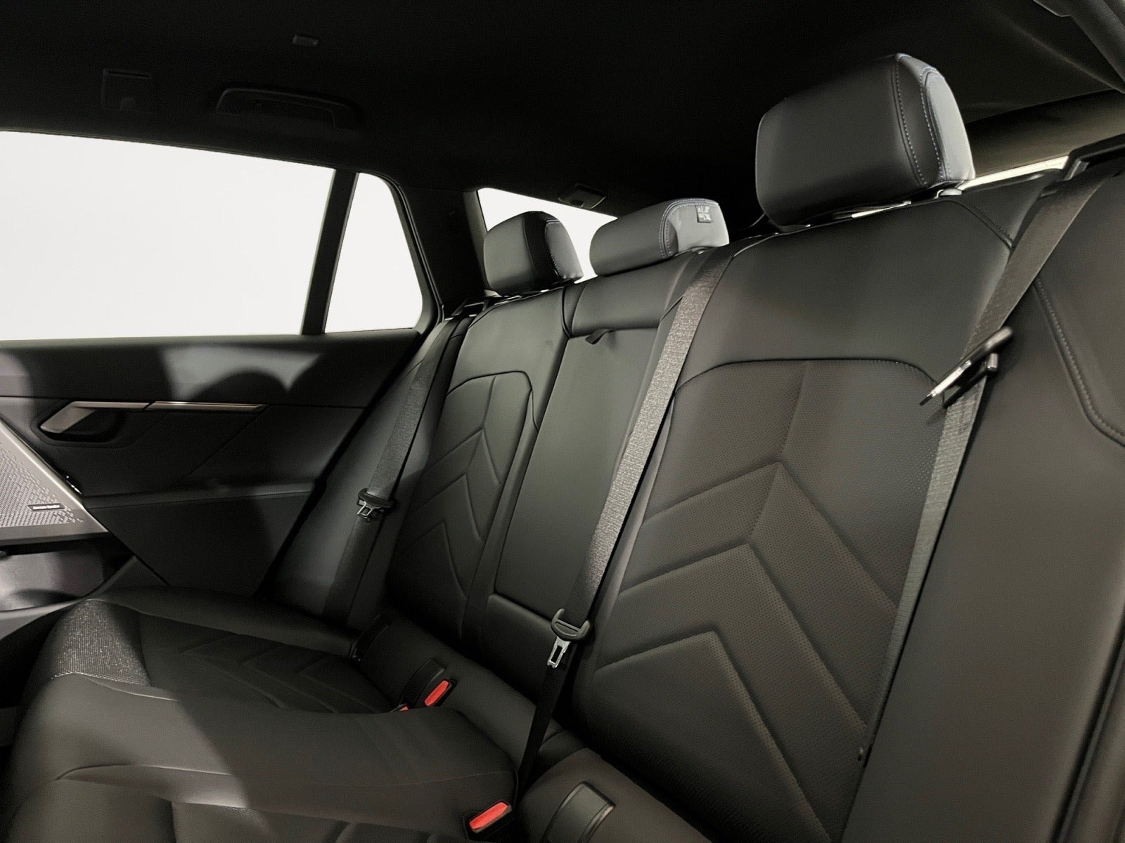 Sort BMW i5 fra 2025