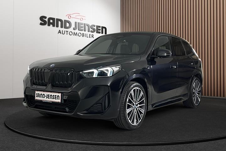 Sort BMW iX1 fra 2024