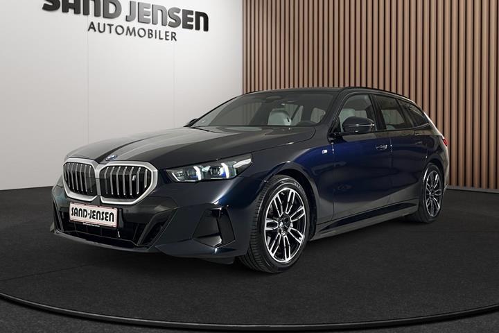 Sort BMW i5 fra 2025