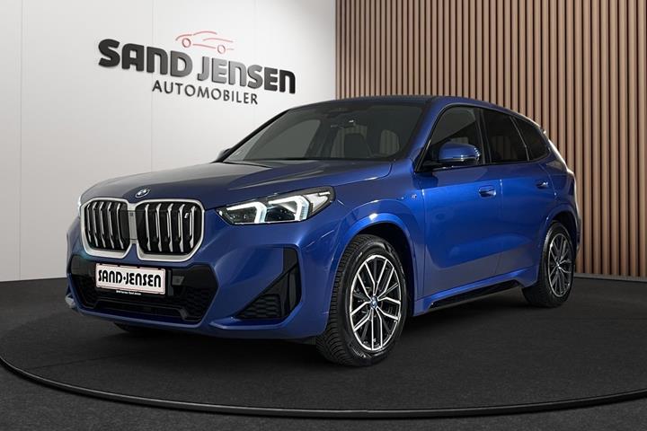 Blå BMW iX1 fra 2023
