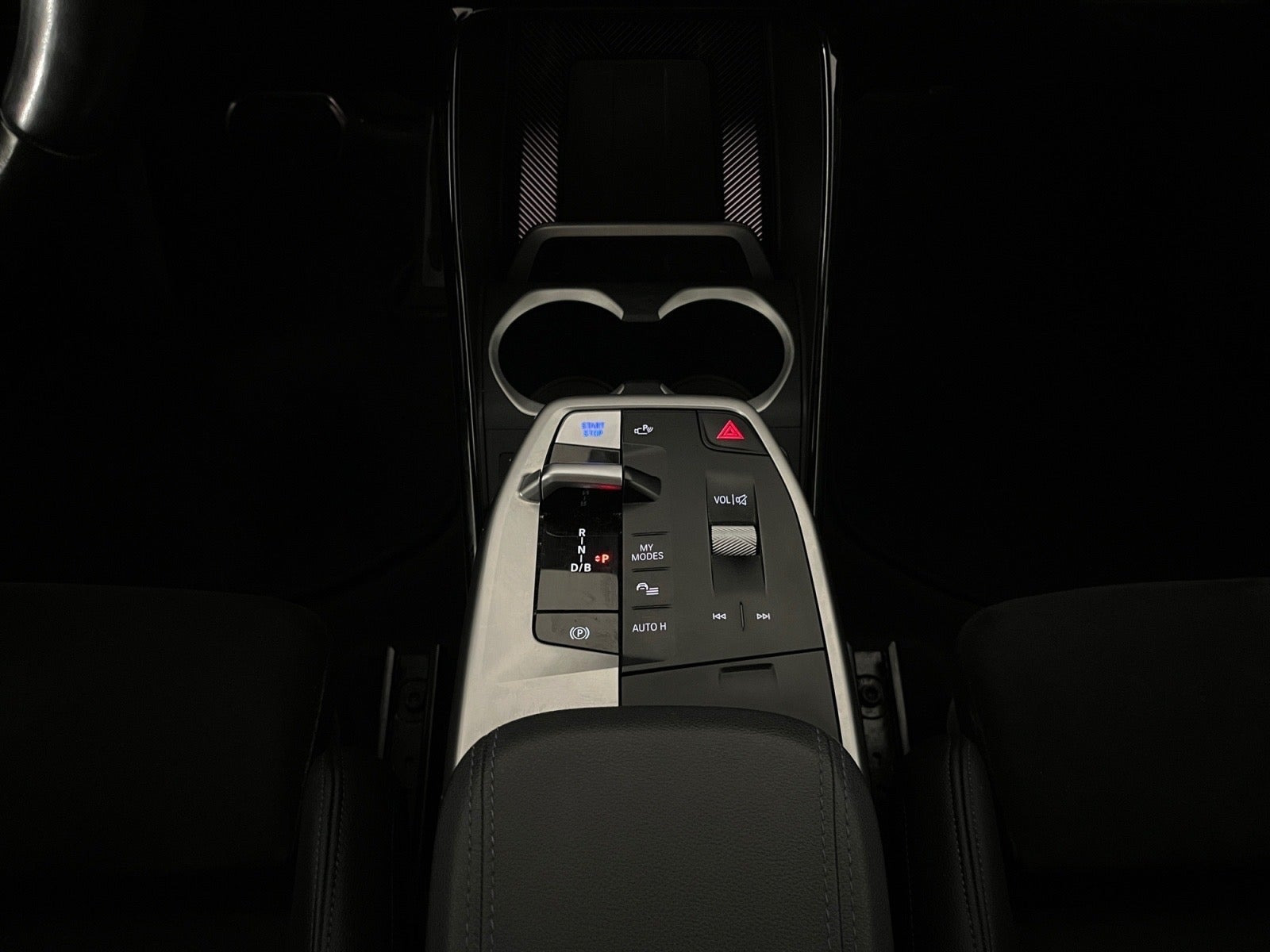 Blå BMW iX1 fra 2023