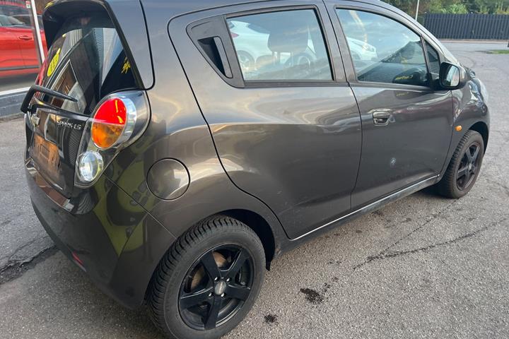 Brun Chevrolet Spark fra 2012