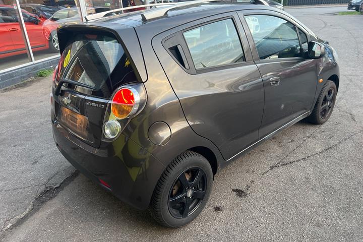 Brun Chevrolet Spark fra 2012
